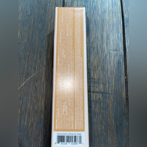 Bite Beauty Changemaker supercharged micellar foundation. M60 - Picture 3 of 5